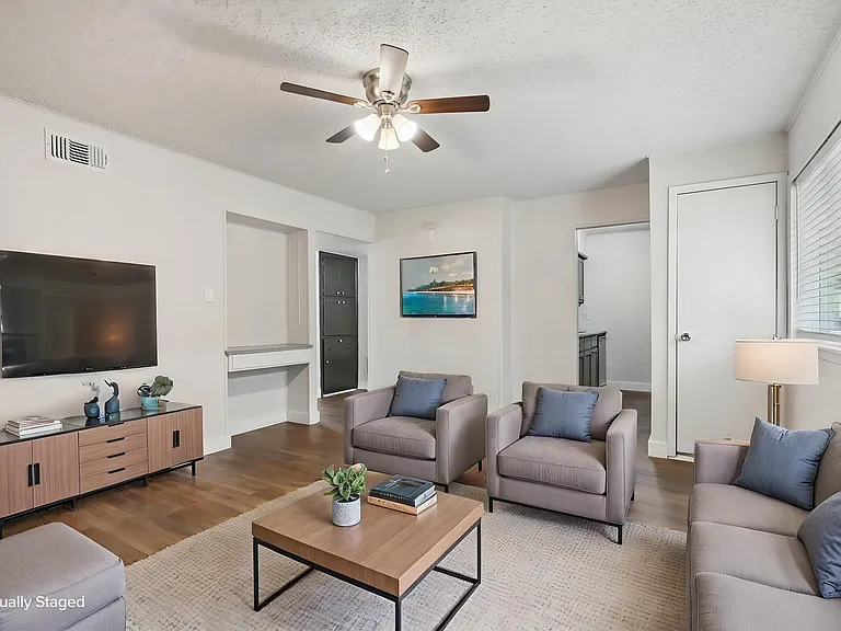 Loft on Louise — Photo 48