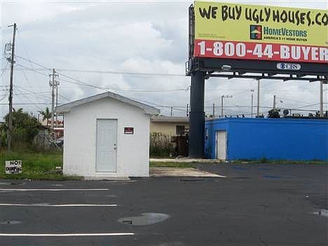 5th image of 1706 S Congress Ave