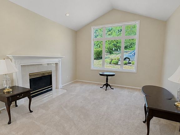 5th image of 580 Holly Ave