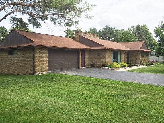 2nd image of 7082 Abbey Ln