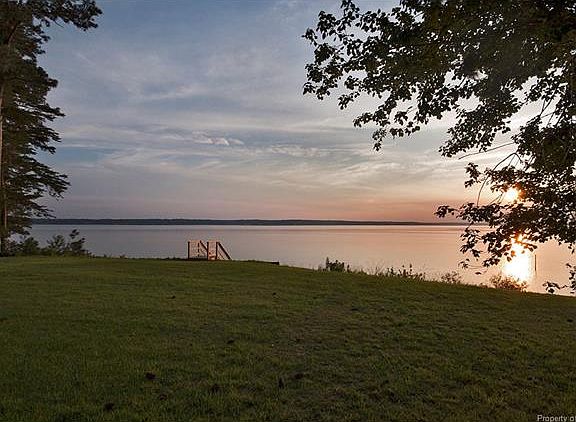 3rd image of 6819 Riverview Park Cir