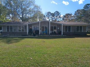 2475 Penderlea Hwy, Burgaw, NC 28425