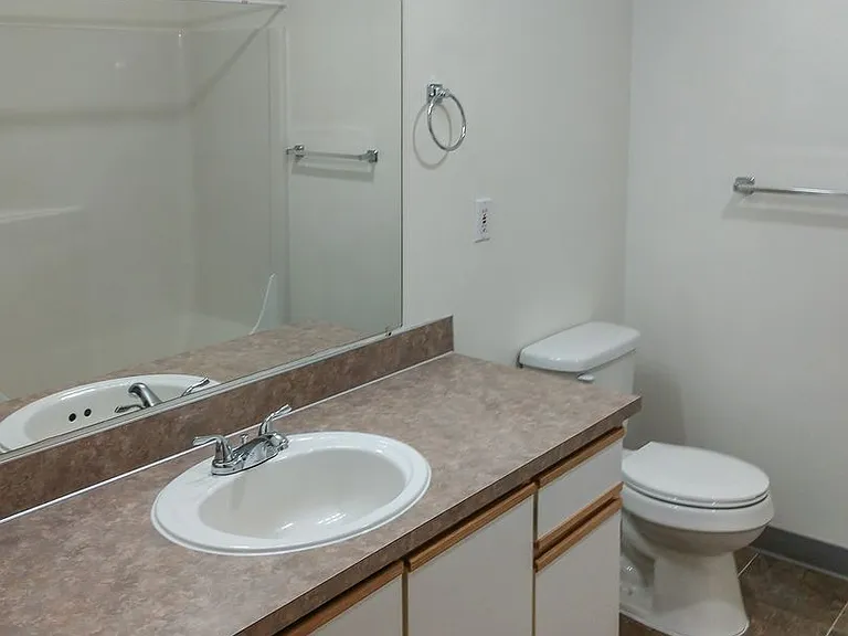1340-1376 W Locust St — Photo 23