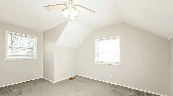 Colleen Dr — Photo 10