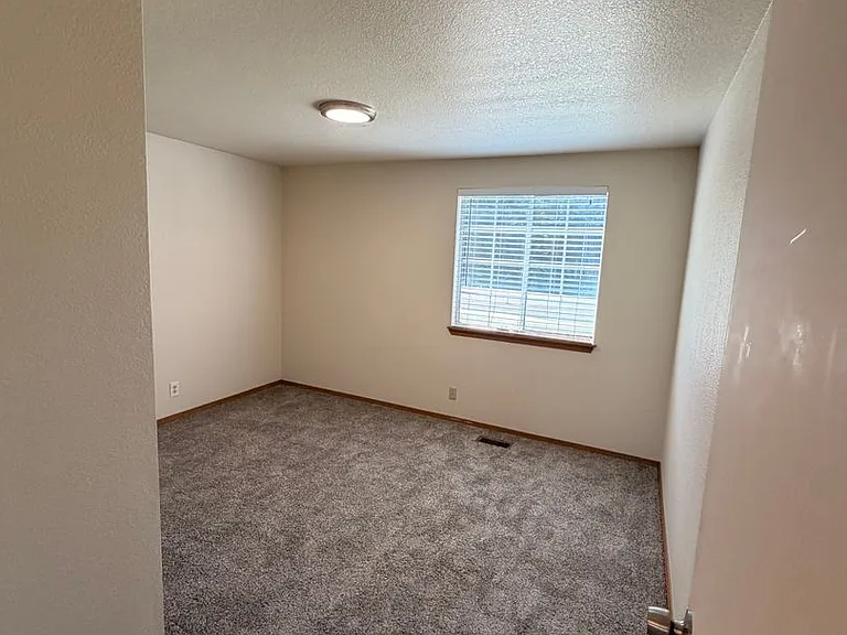 3622 W Rose Hill St — Photo 8