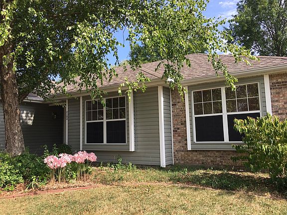 2nd image of 2104 Saratoga Dr