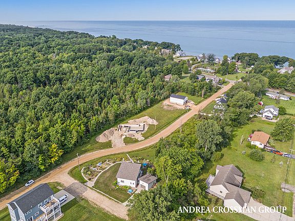 4th image of 7350 Beachview Dr