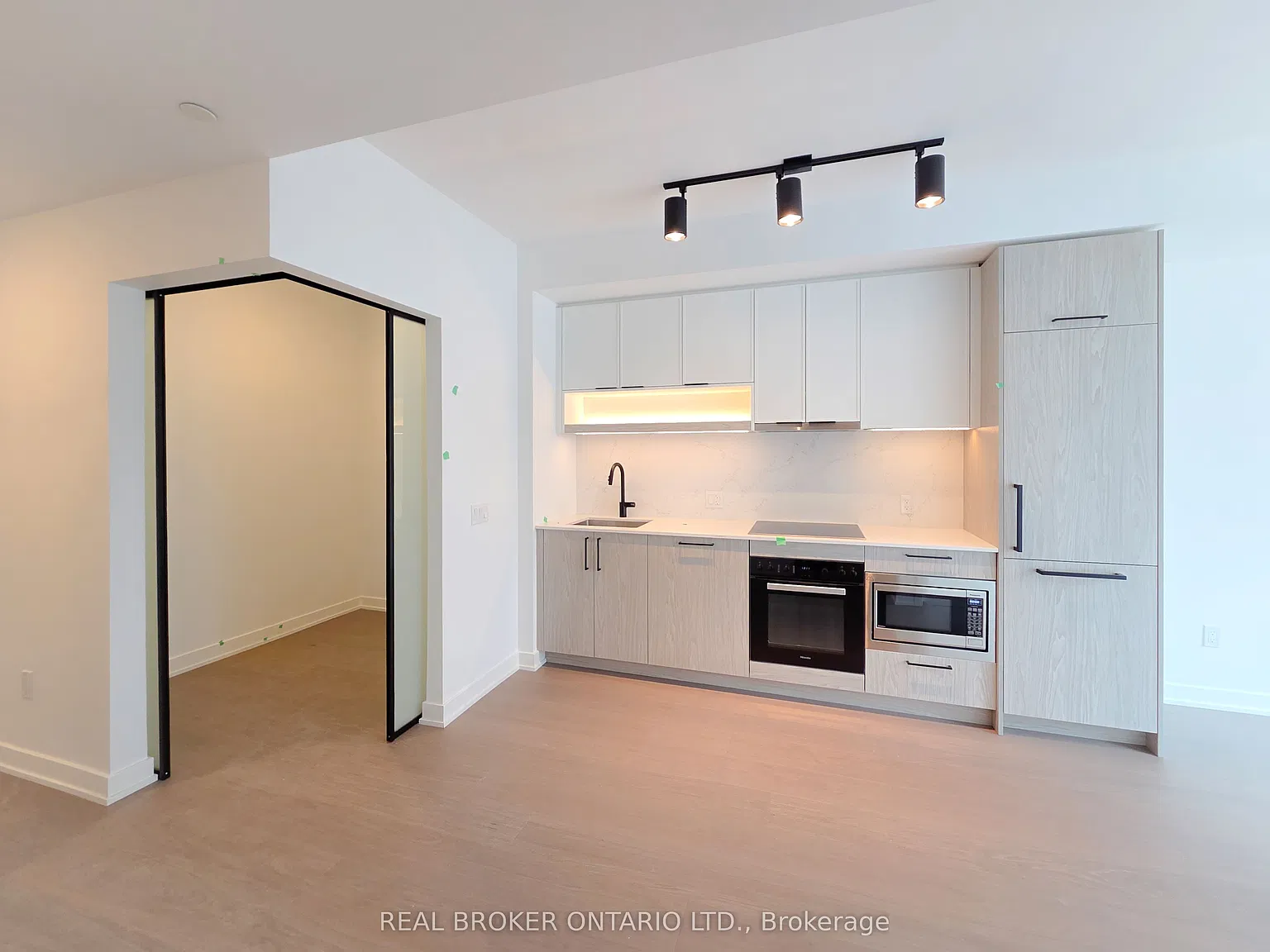1 bed, $2,350 — Photo 4