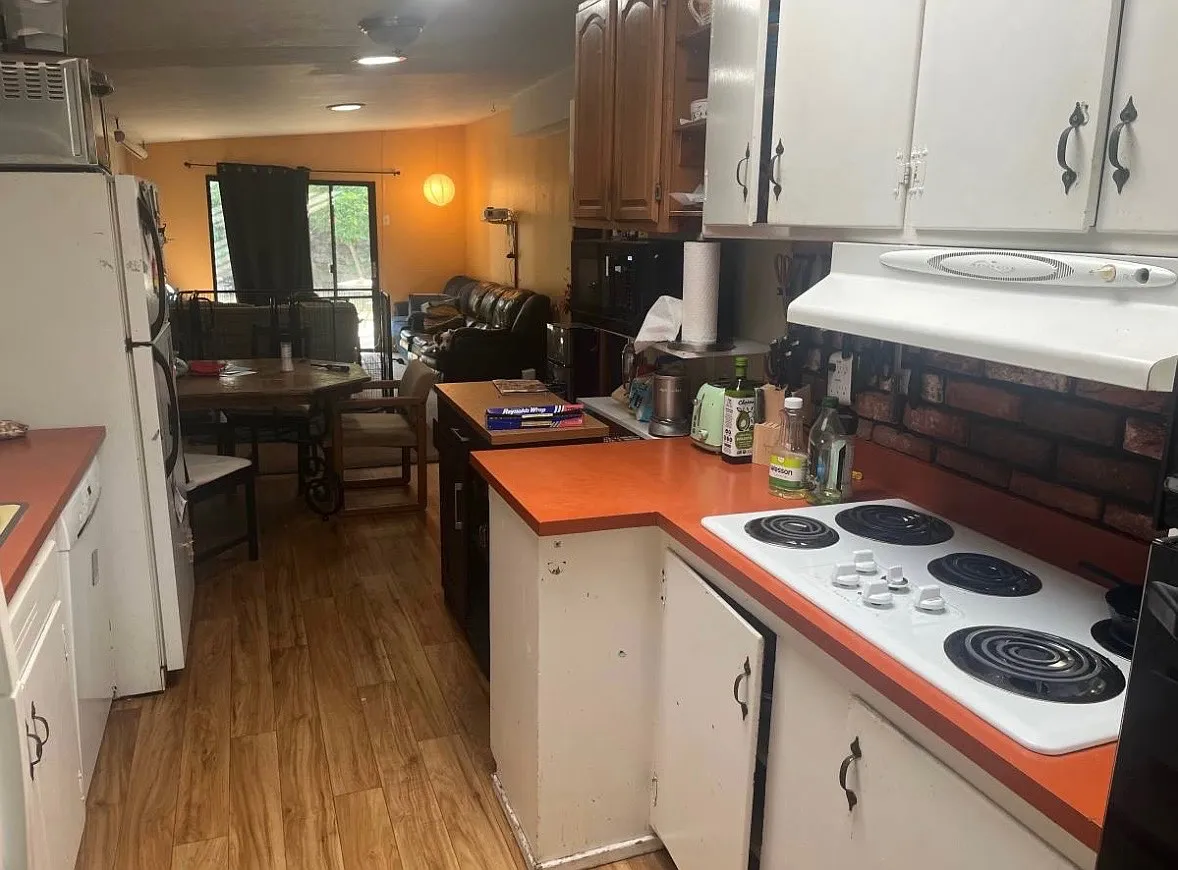 5 bed, 1400 sqft, $765 — Photo 3