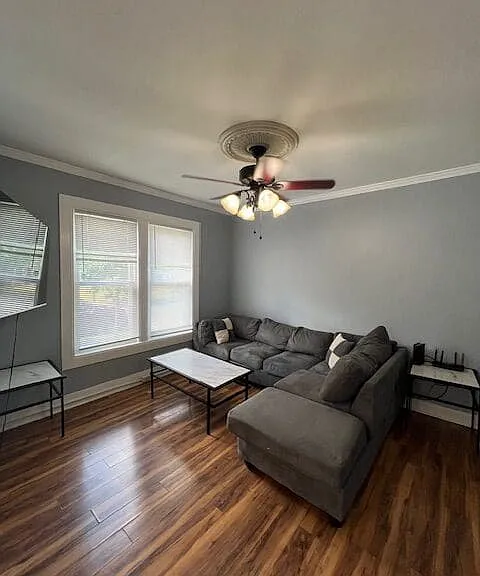 229 Ashworth Pl #1 — Photo 3