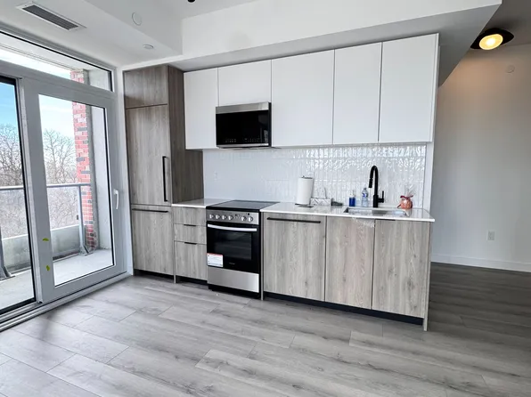 1635 Military Trl, Toronto, ON