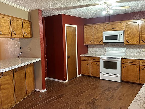 5th image of 3012 42nd St