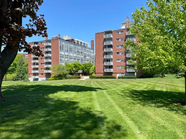 70 Park St APT 15, Brookline, MA 02446