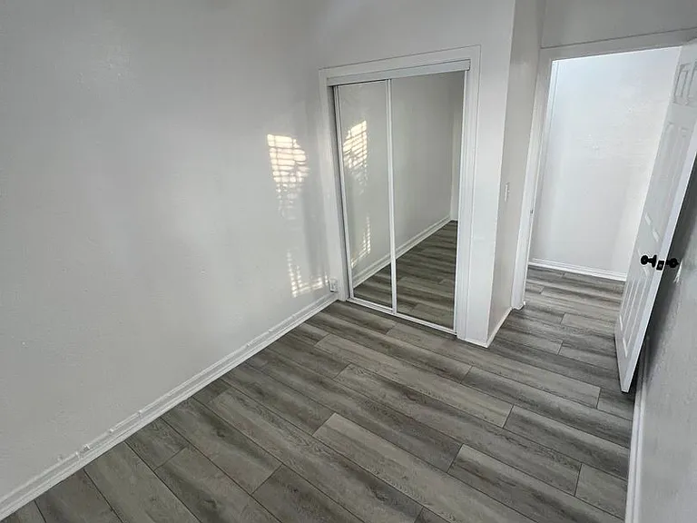 Wilton Way Apartments — Photo 75