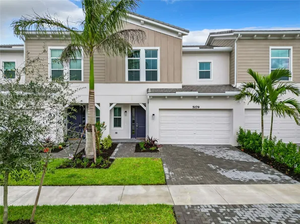 5179 Willow Creek Dr, Loxahatchee, FL 33470