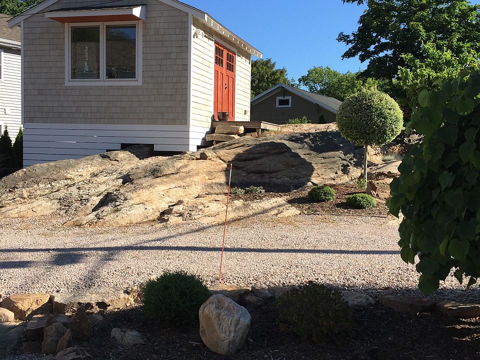 2nd image of 300 Clark Ave