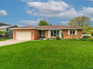 291 Macarthur Dr, Williamsville, NY 14221