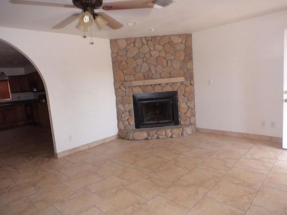 3rd image of 4737 W Paradise Dr