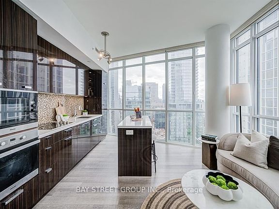 5th image of 32 Davenport Rd #2608