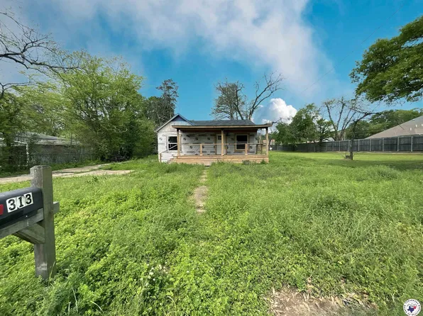 313 N West St, Atlanta, TX 75551