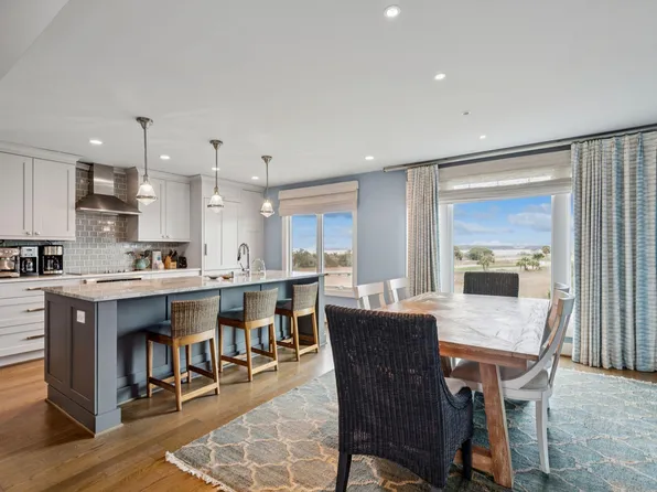 30 Linkside Ct, Isle Of Palms, SC 29451