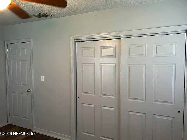 4323 Shirley Ave — Photo 4