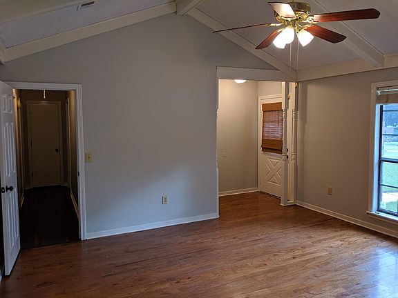 2nd image of 137 Bent Creek Dr