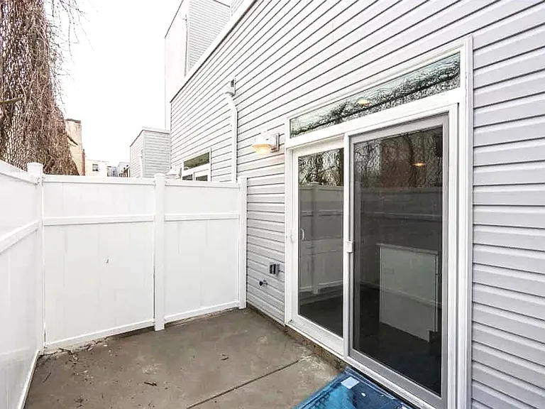 537 Morse St — Photo 9
