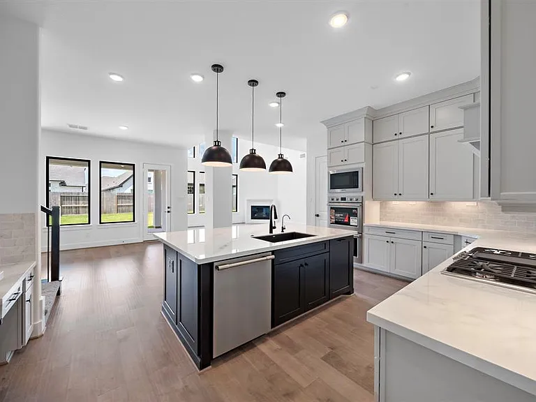 9806 Oakwood Trl — Photo 10