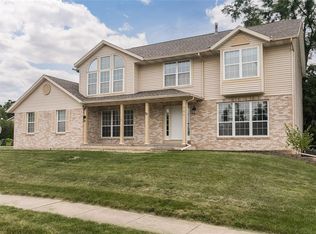 101 Stoney Point Rd SW, Cedar Rapids, IA 52404