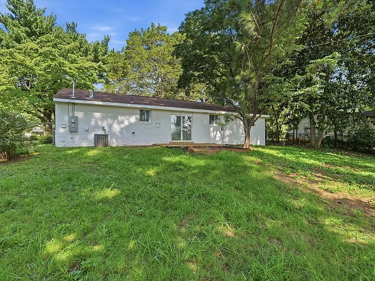 308 Harolds Dr NW — Photo 23