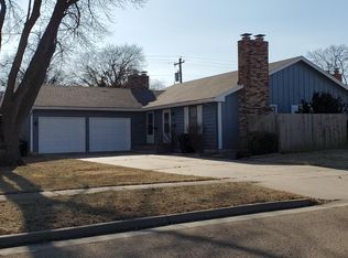 5301 SW 23rd St, Topeka, KS 66614