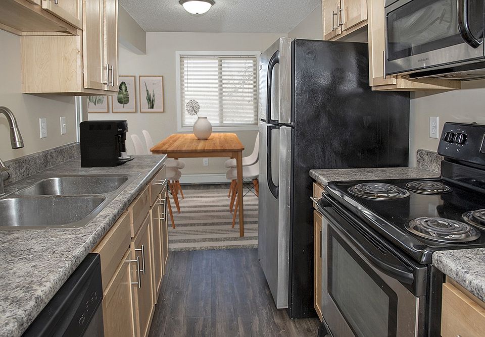 Windsor Gates 6200 78th Ave N Brooklyn Park MN Zillow