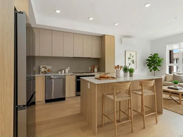 3564 A Ryder Hesjedal Way #304, Colwood, BC V9C 3A1