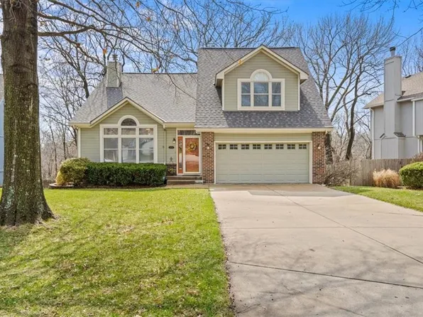 12573 S Alcan Cir, Olathe, KS 66062