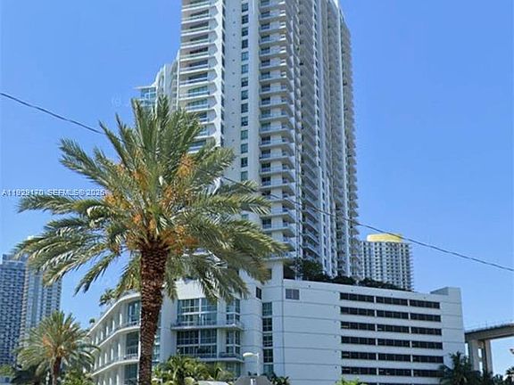 4th image of 90 SW 3rd St APT 1110