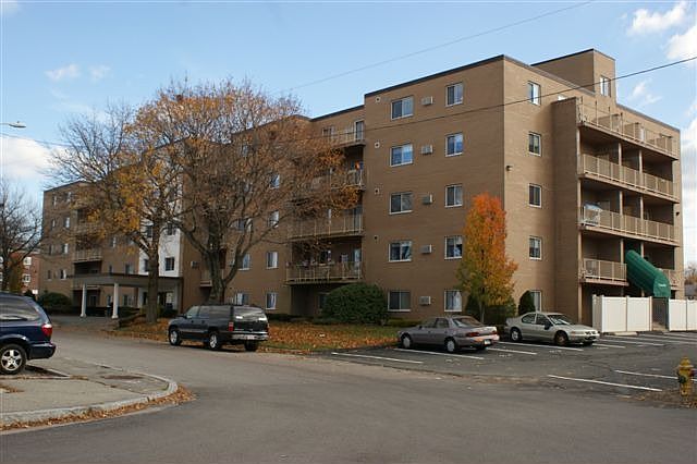 1st image of 20 Camelot Way APT 3B