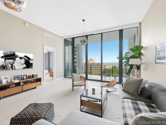 2nd image of 2821 S Bayshore Dr Unit 9C