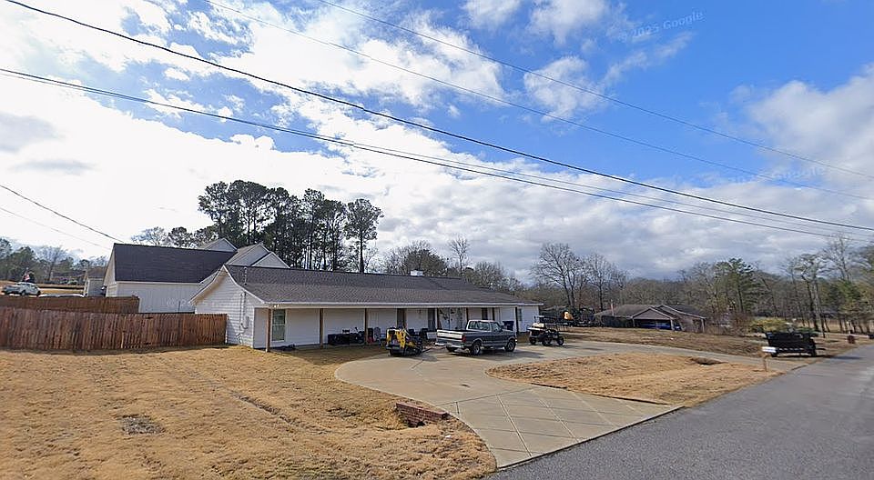 2nd image of 744 Lee Road 959