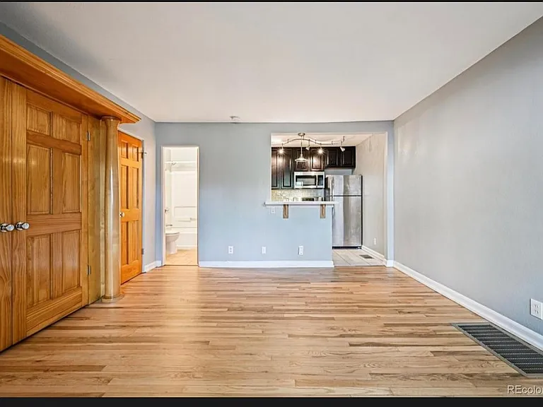 W 35th Ave — Photo 3