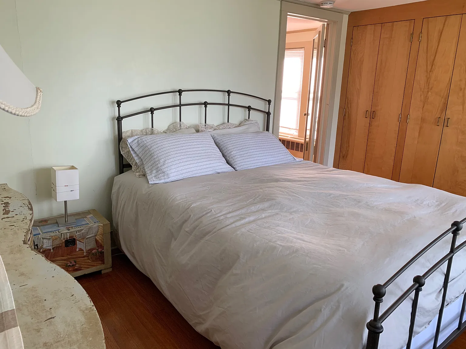 2 bed, 1000 sqft, $2,200 — Photo 4