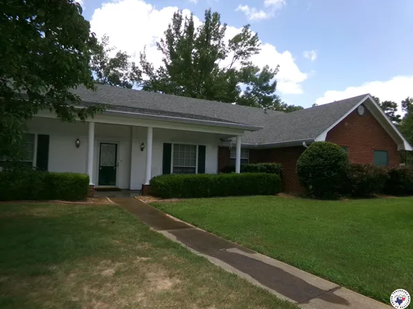 202 Trailwood Ln, Wake Village, TX 75501