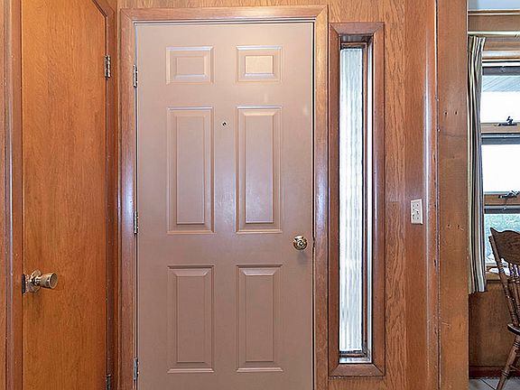 2nd image of 1704 Wood St