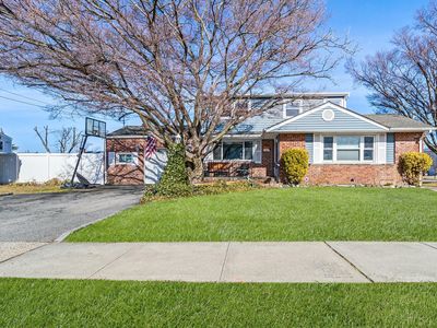 267 Violet Street, Massapequa Park, NY, 11762