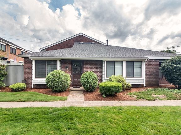 2nd image of 29 Rosewood Dr