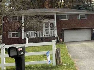 1105 Pinewood Dr, Beckley, WV 25801