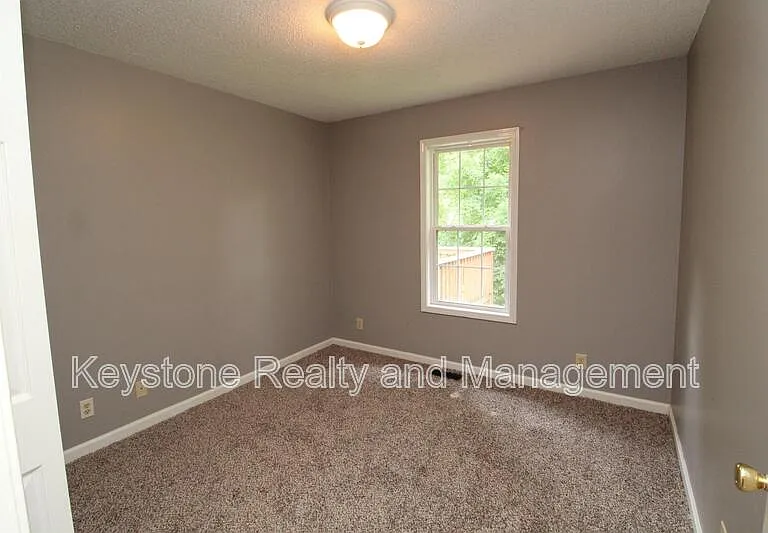 3289 N Senseney Cir — Photo 4