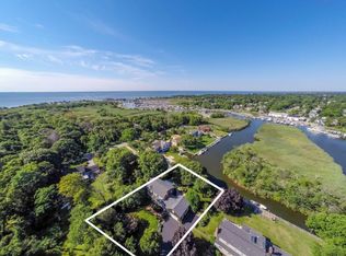 14 Demarre Ln, Bayport, NY 11705