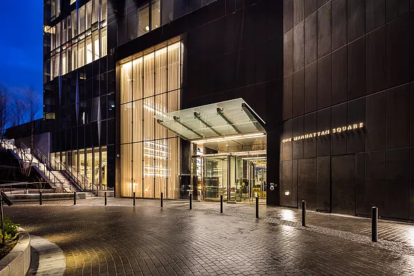 Rented by Extell Marketing Group LLC | media 53