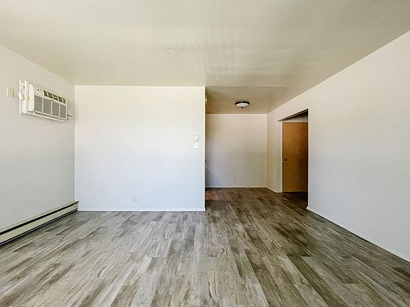 4th image of 2310 N Oakwood Ave APT 6